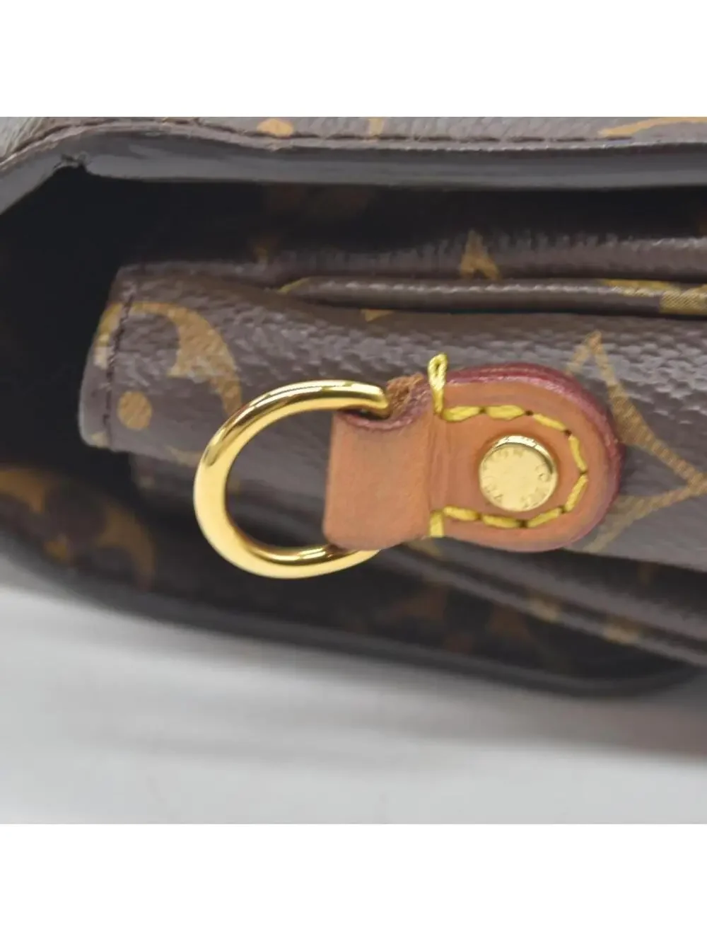 $2750 Louis Vuitton Monogram Pochette Metis PL1138
